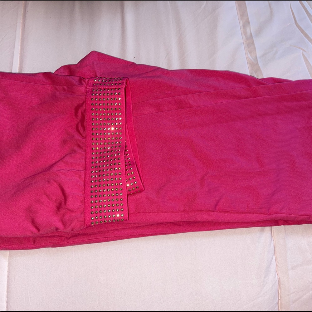 selling these pink leggings. brand New